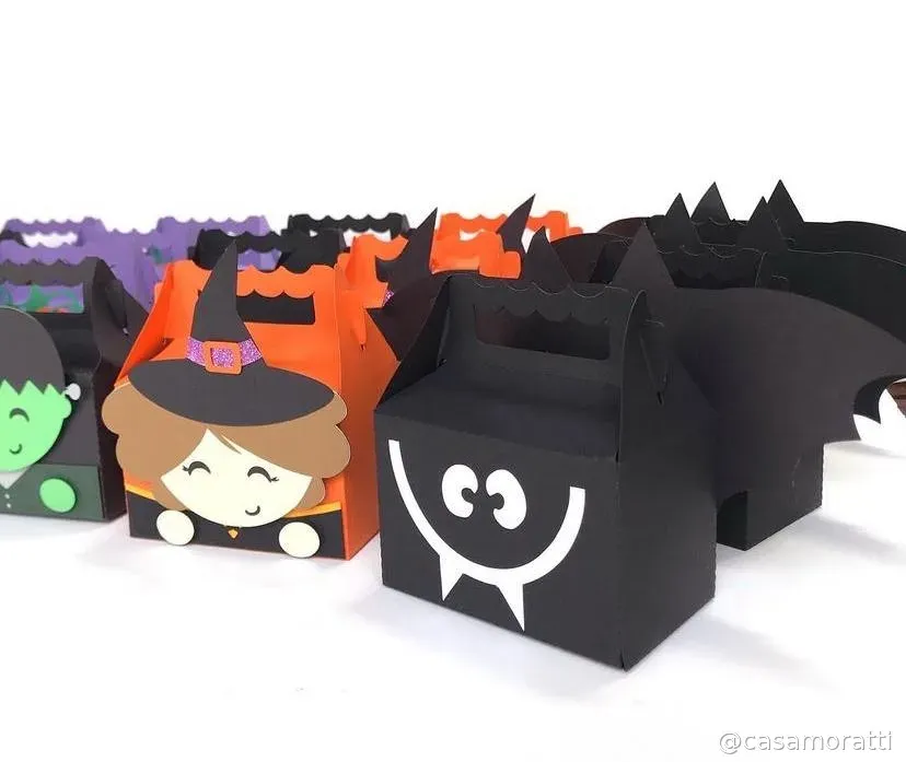 Kit festa personalizado com caixinhas e peças coordenadas