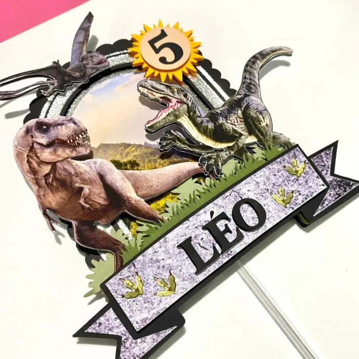 Topo de bolo personalizado com tema de festa