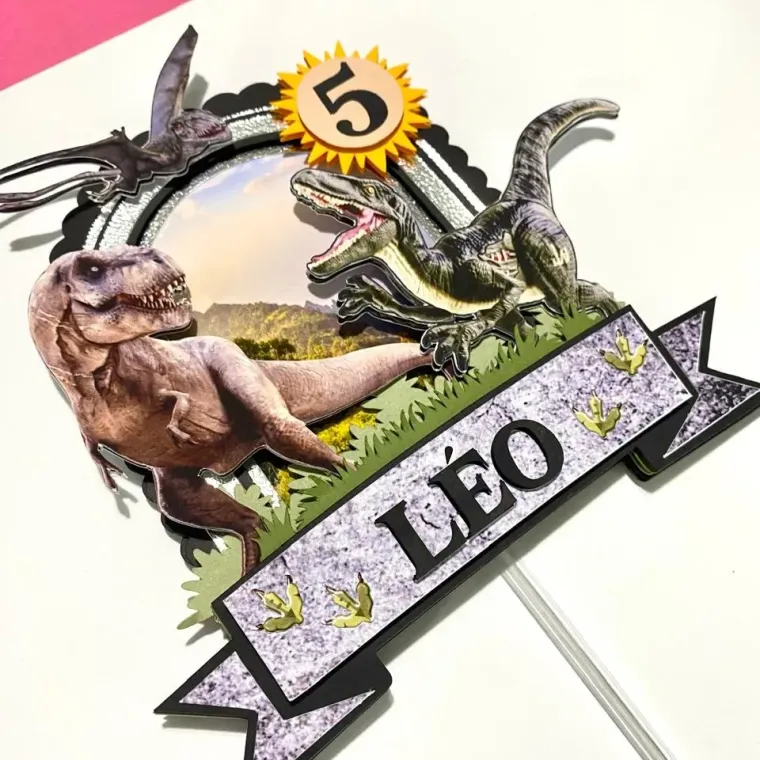 Topo de bolo personalizado com tema de festa
