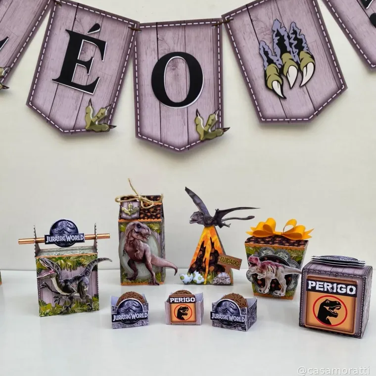 Kit festa Halloween com bandeirola e peças personalizadas